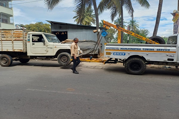 Manjunatha Towing Service Vechicle, Banglore