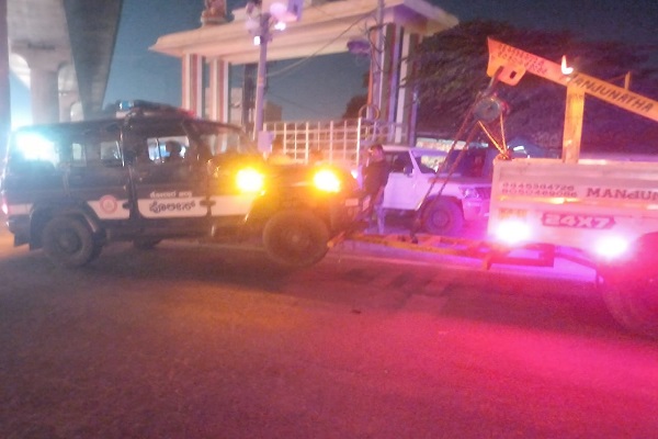 Manjunatha Towing Service Vechicle, Banglore